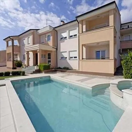 公寓 Family Friendly With A Swimming Pool Vinkuran, - 15736 *