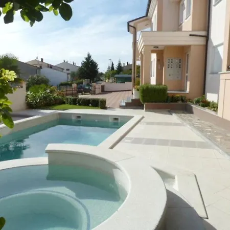 Family Friendly With A Swimming Pool Vinkuran, - 15736 公寓
