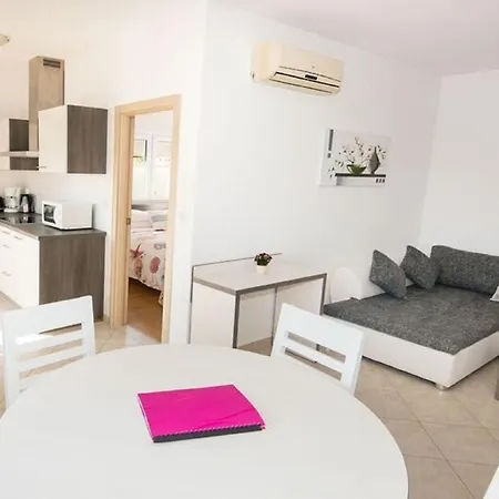 公寓 Family Friendly With A Swimming Pool Vinkuran, - 15736 普拉
