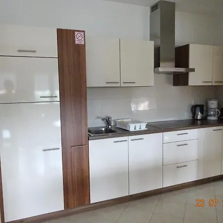 公寓 Family Friendly With A Swimming Pool Vinkuran, - 15736 普拉