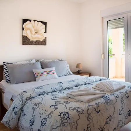 Family Friendly With A Swimming Pool Vinkuran, - 15736 Apartment *
