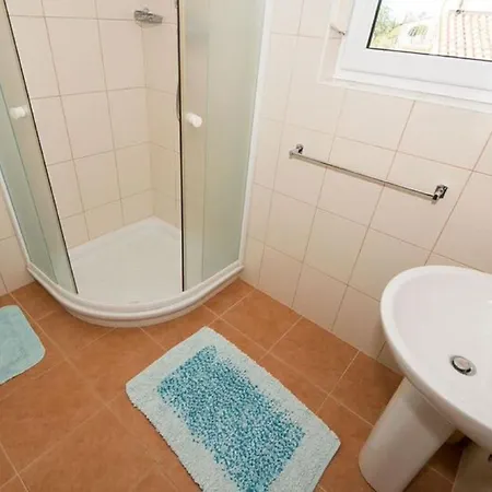 公寓 Family Friendly With A Swimming Pool Vinkuran, - 15736 *