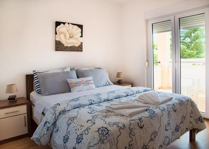 Family Friendly With A Swimming Pool Vinkuran, - 15736 Apartment *