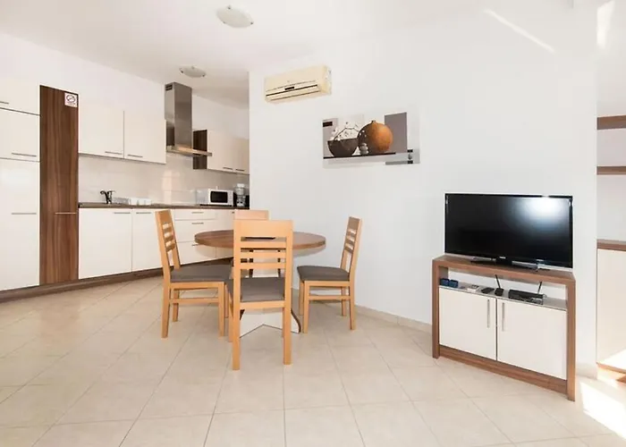 Family Friendly With A Swimming Pool Vinkuran, - 15736 Apartment Pula