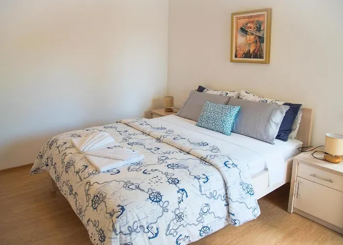 Apartment Family Friendly With A Swimming Pool Vinkuran, - 15736
