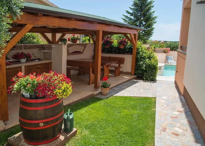 Family Friendly With A Swimming Pool Vinkuran, - 15736 Apartment
